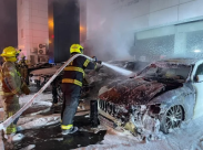 اندلاع حريق في معرض سيارات في ريشون لتسيون